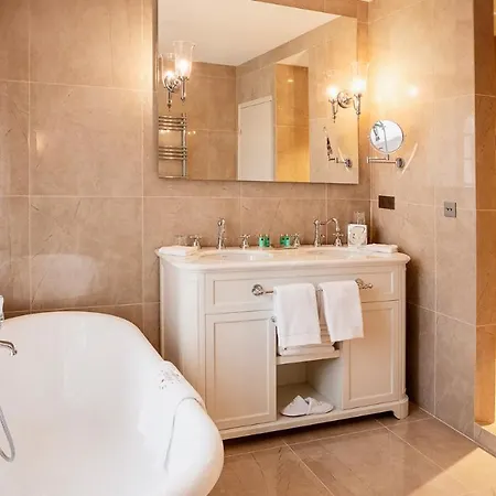 Abbaye De Villeneuve