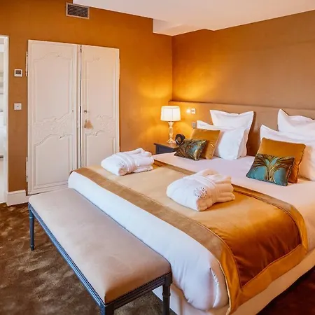 Abbaye De Villeneuve 4*