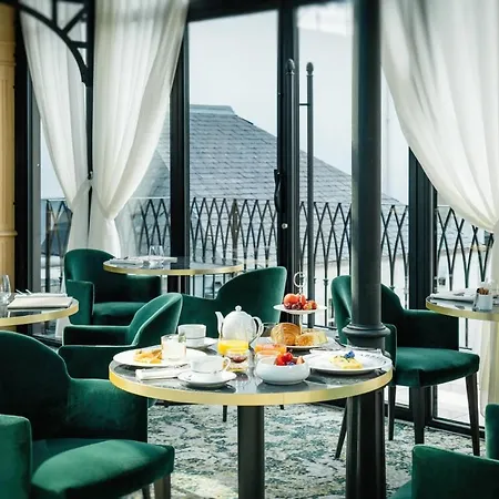 Abbaye De Villeneuve 4*