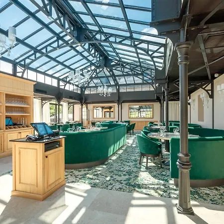 Abbaye De Villeneuve מלון 4*