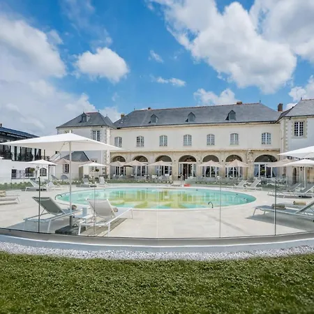 Hotel Abbaye De Villeneuve 4*