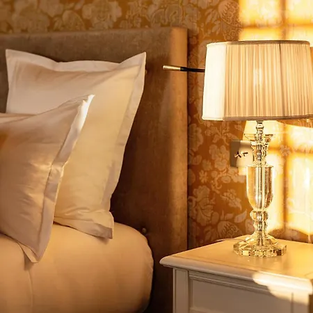 Abbaye De Villeneuve 4*