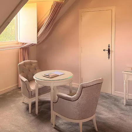 Abbaye De Villeneuve 4*