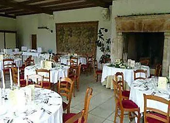 L'abbaye De Villeneuve Les Sorinières