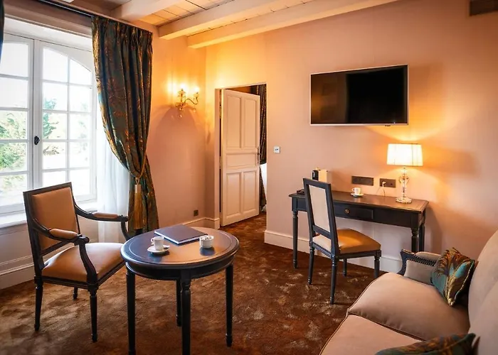 Abbaye De Villeneuve Hotel