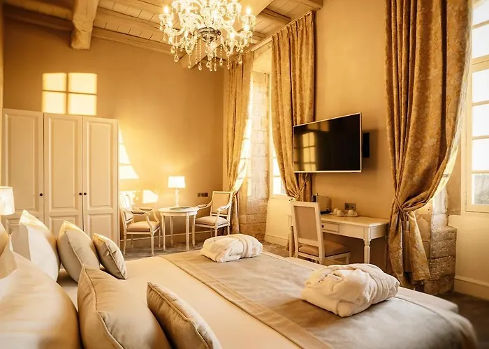 Abbaye De Villeneuve Hotel 4*