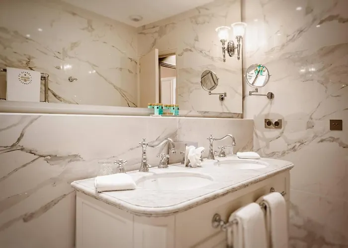 Hotel Abbaye De Villeneuve Les Sorinieres