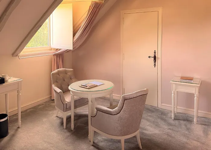 Abbaye De Villeneuve 4*