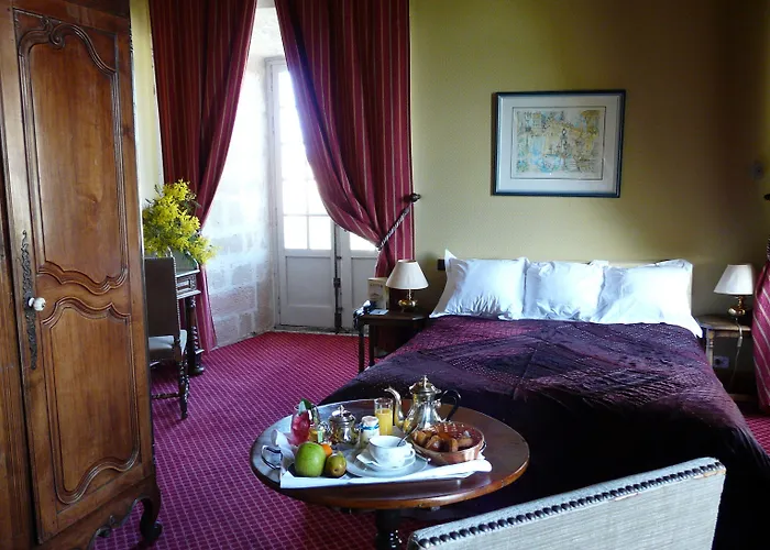 Abbaye De Villeneuve Hotel 4*